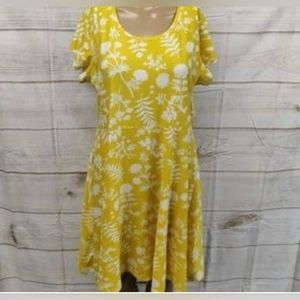 𝅺BOBBIE Brooks Yellow & White Floral w/Macrame Detail Size XL
